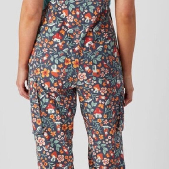 Duluth Women's Heirloom Gardening Bib Overalls Gnome Design - Picture 6 of 7